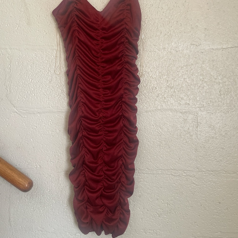 Burgundy Sleeveless V-Neck Bodycon Midi Dress